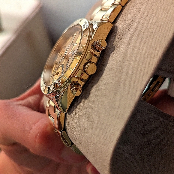 NWT/NIB! GUESS, Women's Watch-39mm, Gold-Tone - Picture 7 of 7